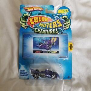 Hot Wheels Color Shifters Creatures Hammer Down Diecast Shark Car